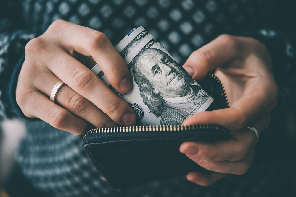 Safety Tips For Selling Your Stuff Online