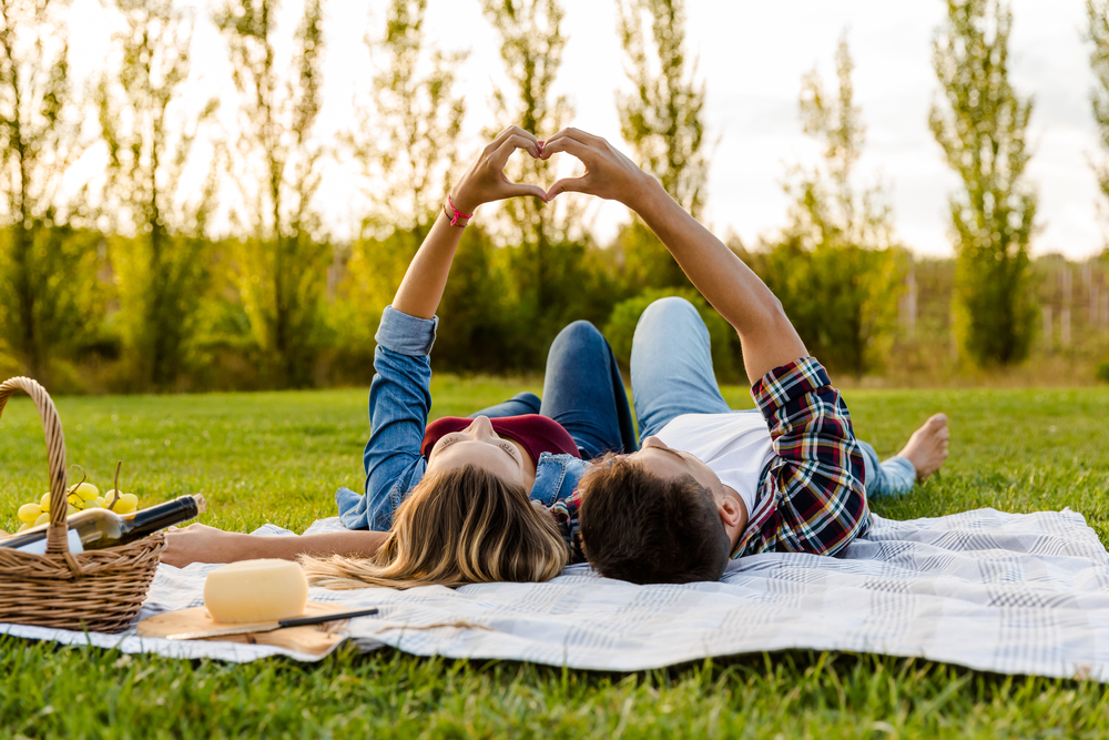8 Awesome Summer Date Ideas You And Your Partner Will Love