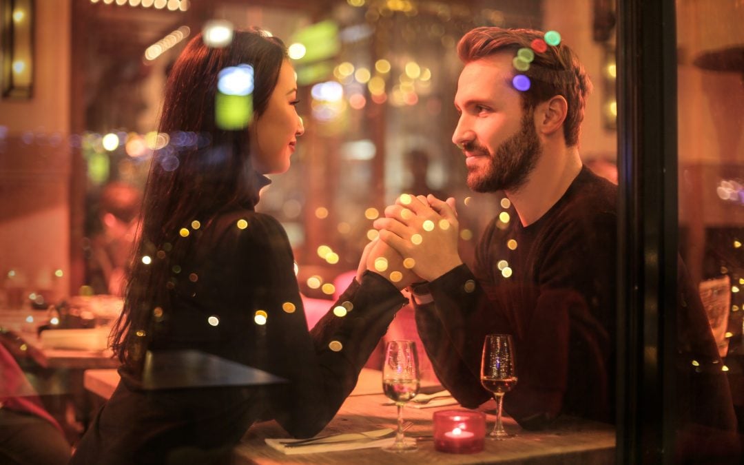How To Avoid Alienating Your Friends When You’re In A New Relationship